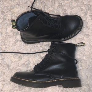 Black karardo boots